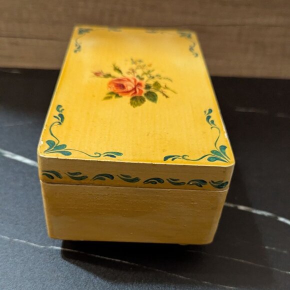 Vintage Hand-Painted Wooden Trinket Box Yellow Floral Design With Removable Lid - Picture 7 of 9